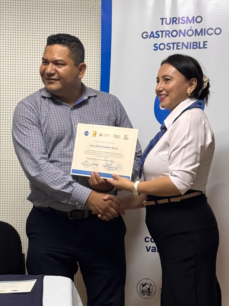 Karen Zaldívar - Fundadora de TravelSmart Express