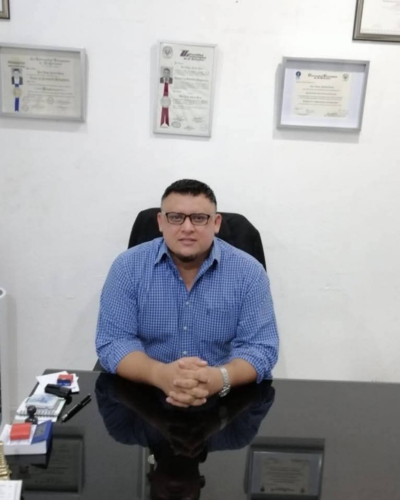 Yoni Avalos, asesor en migración de TravelSmart Express